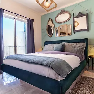 Arty Vintage Townhouse With Rooftop Shower & Sun Loungers Сasa de vacaciones